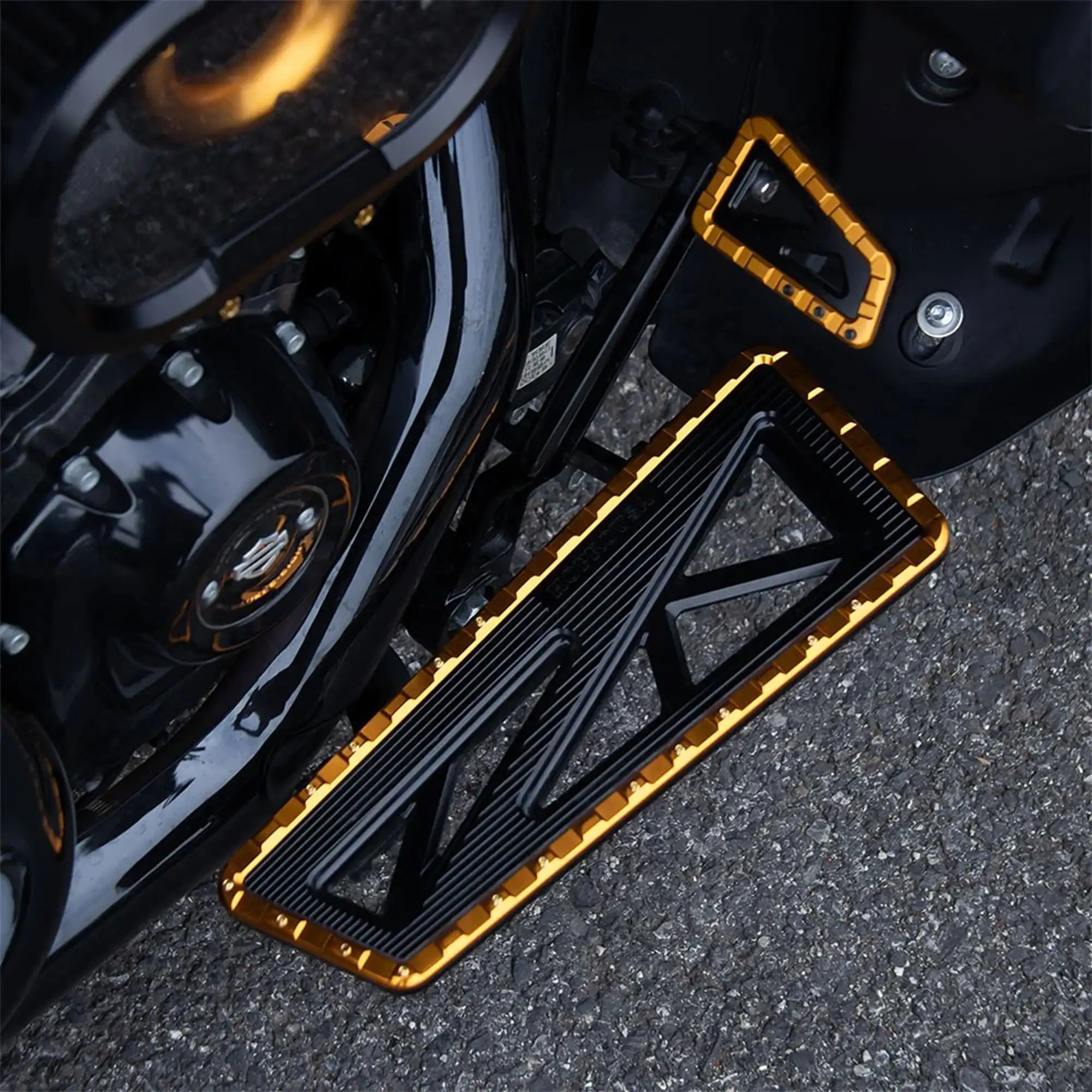 Flying Series Stretched Rider Floorboards - Image 9