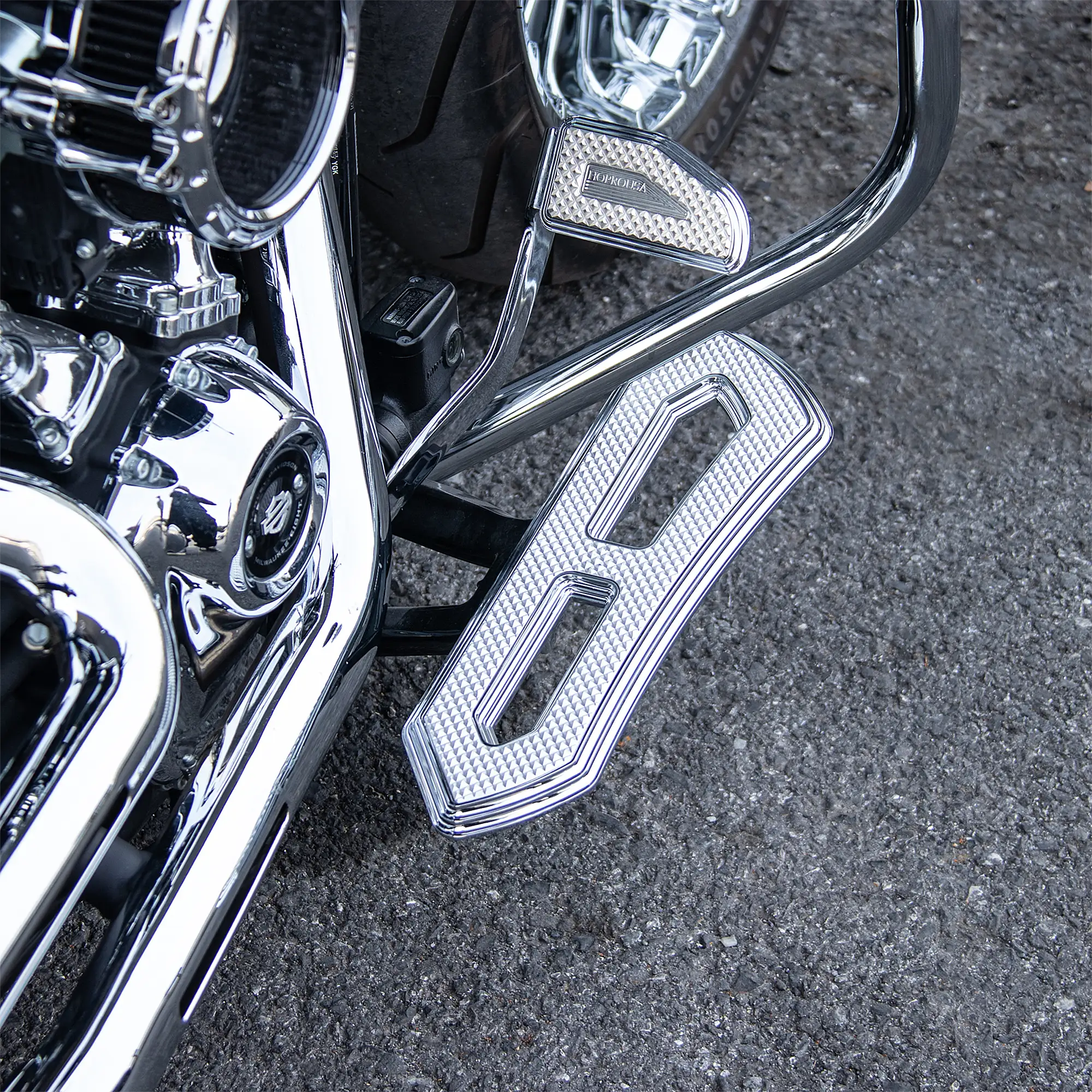 Diamond Series Stretched Rider Floorboards - Image 3