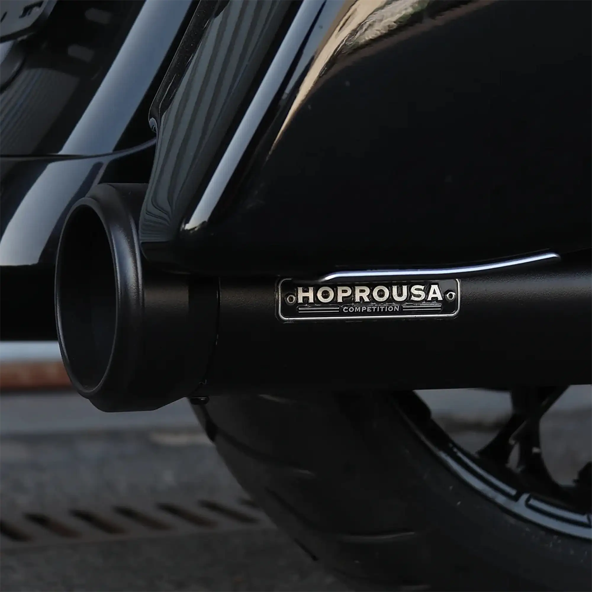 Black Slip-On Mufflers with Custom End Caps for 2017+ Harley Touring - Image 12
