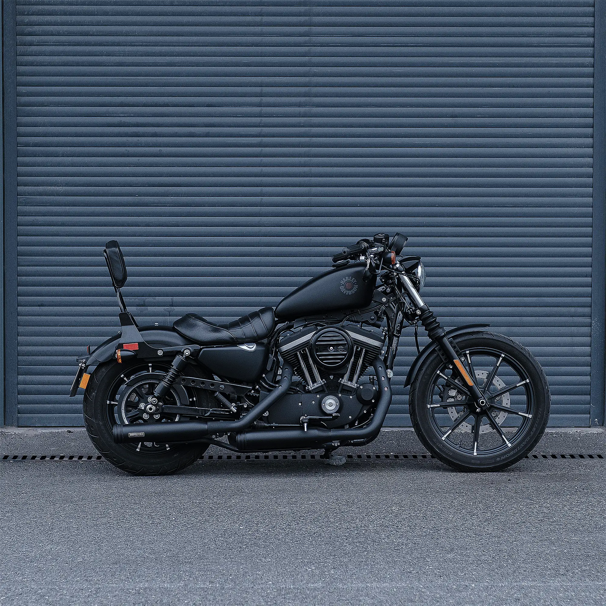 Dual Slip-On Mufflers for Sportster XL883 & XL1200 - Image 5