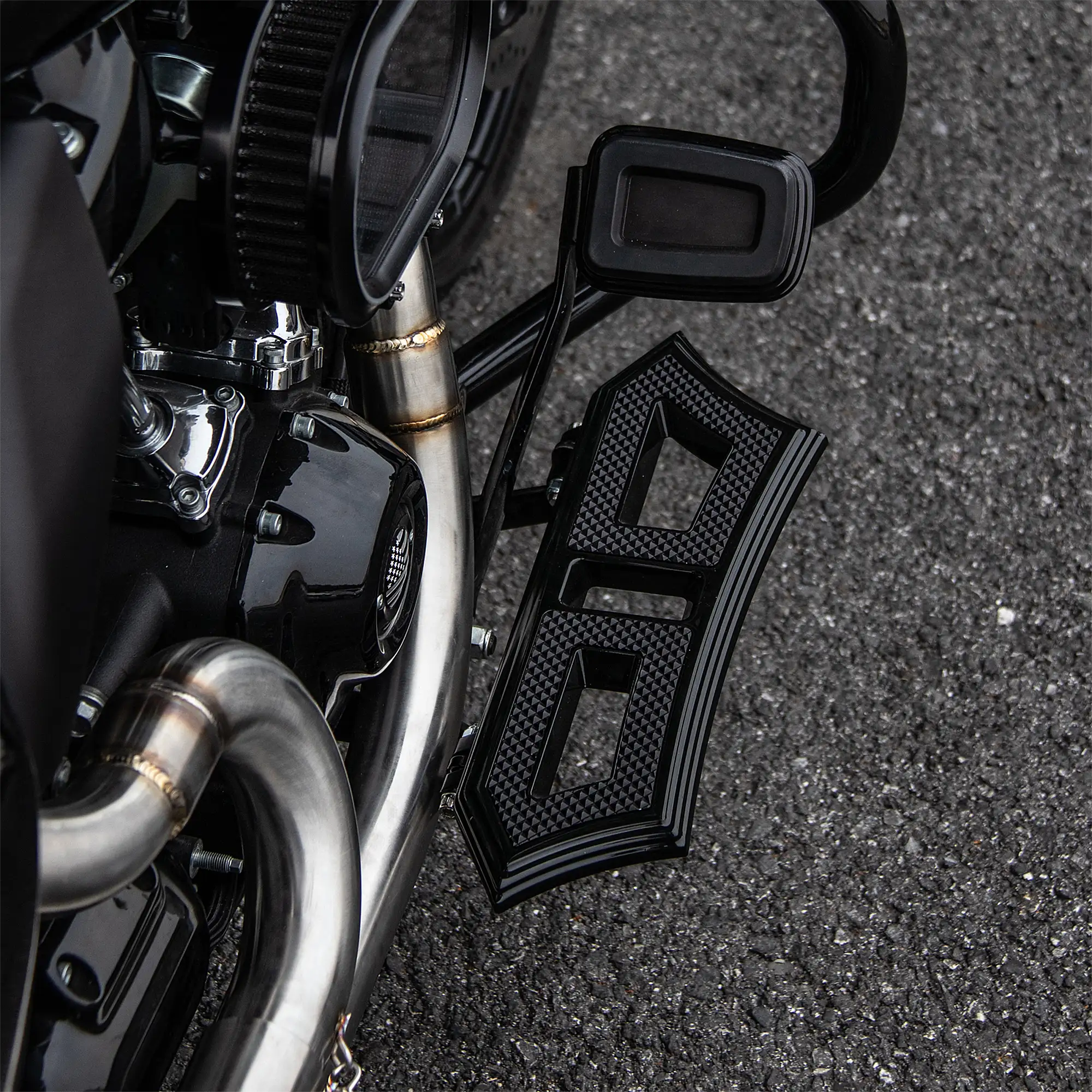 Tomahawk Series Stretched Rider Floorboards - Image 7