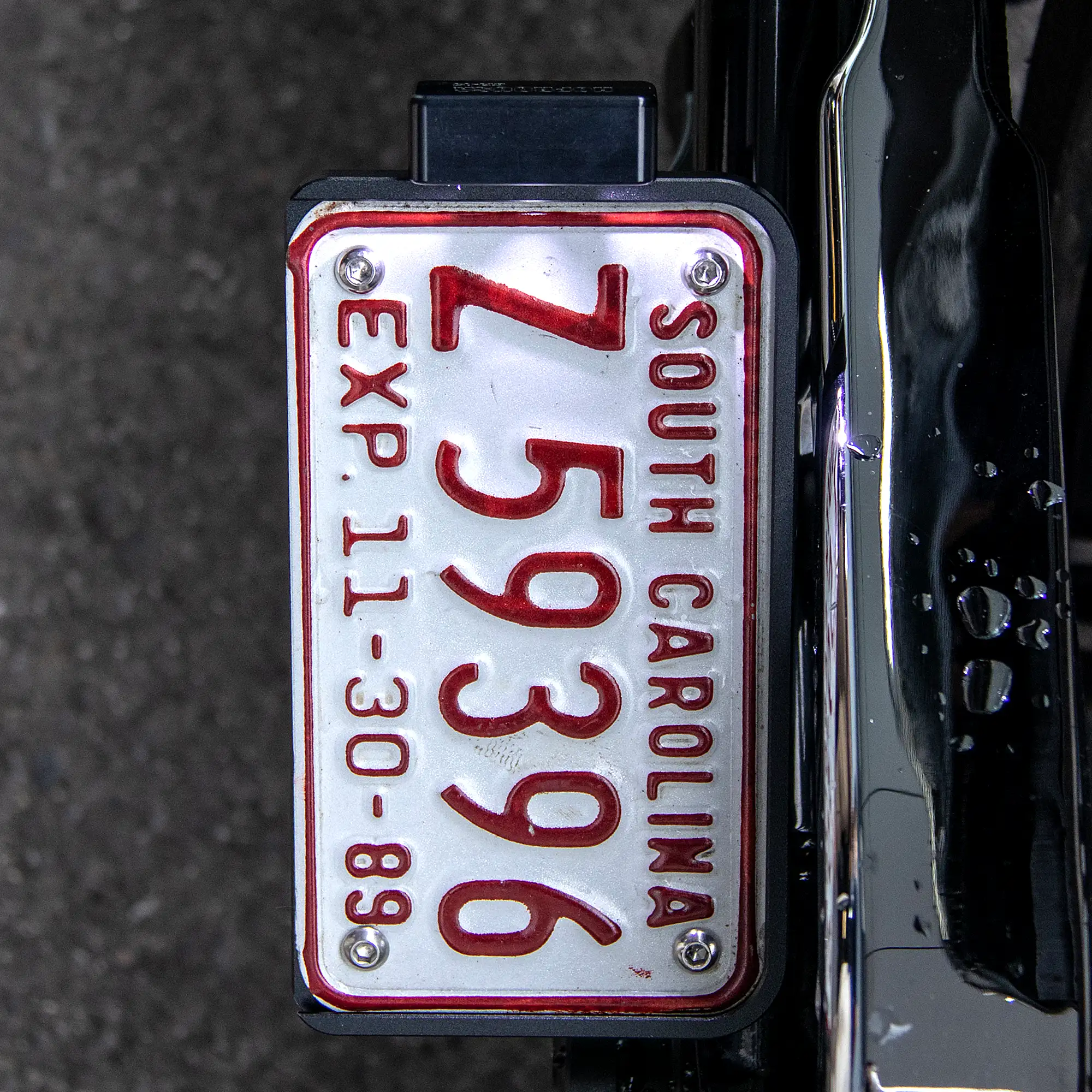 Side-Mount License Plate Bracket Kit for 2018–2024 Harley Softail - Image 7