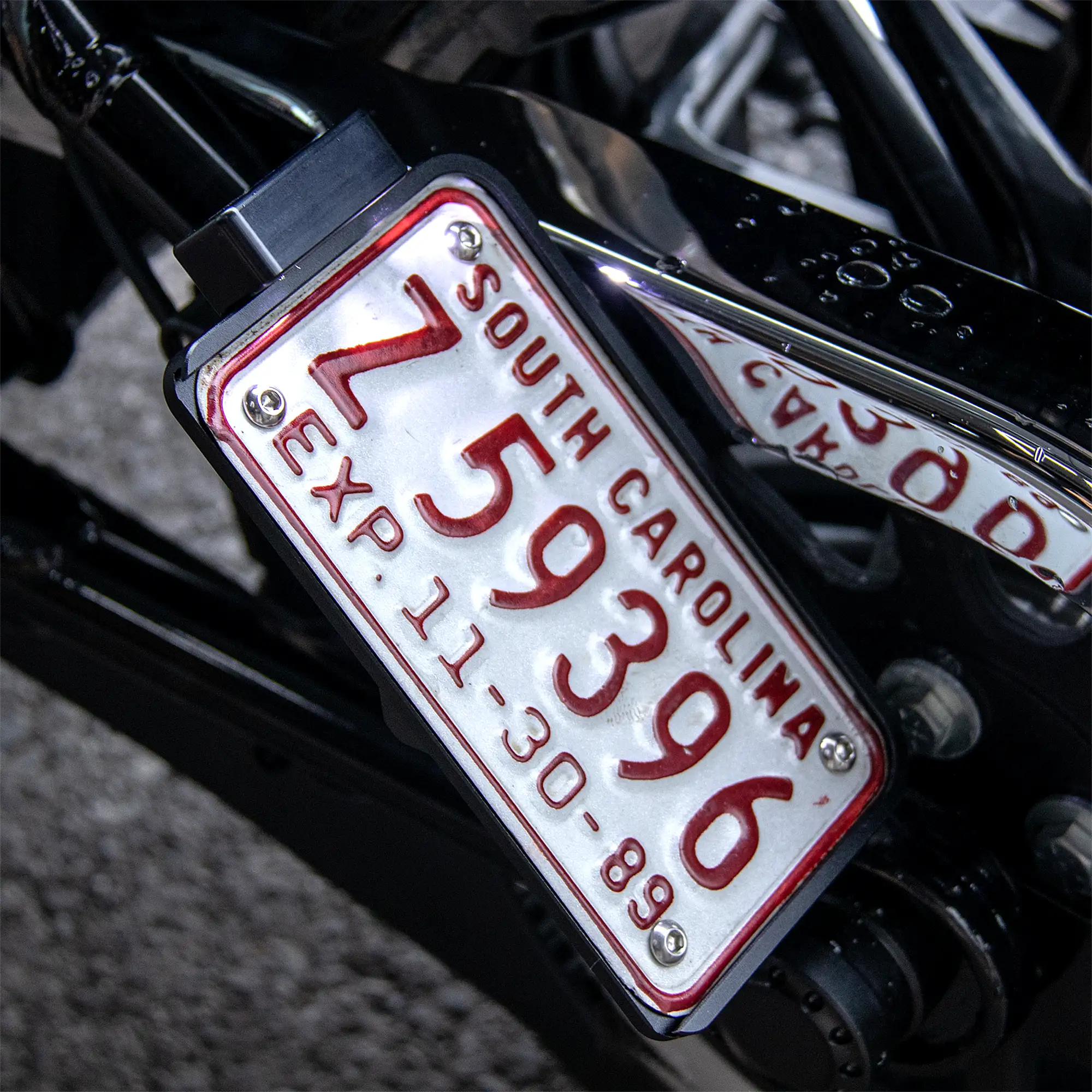 Side-Mount License Plate Bracket Kit for 2018–2024 Harley Softail - Image 4