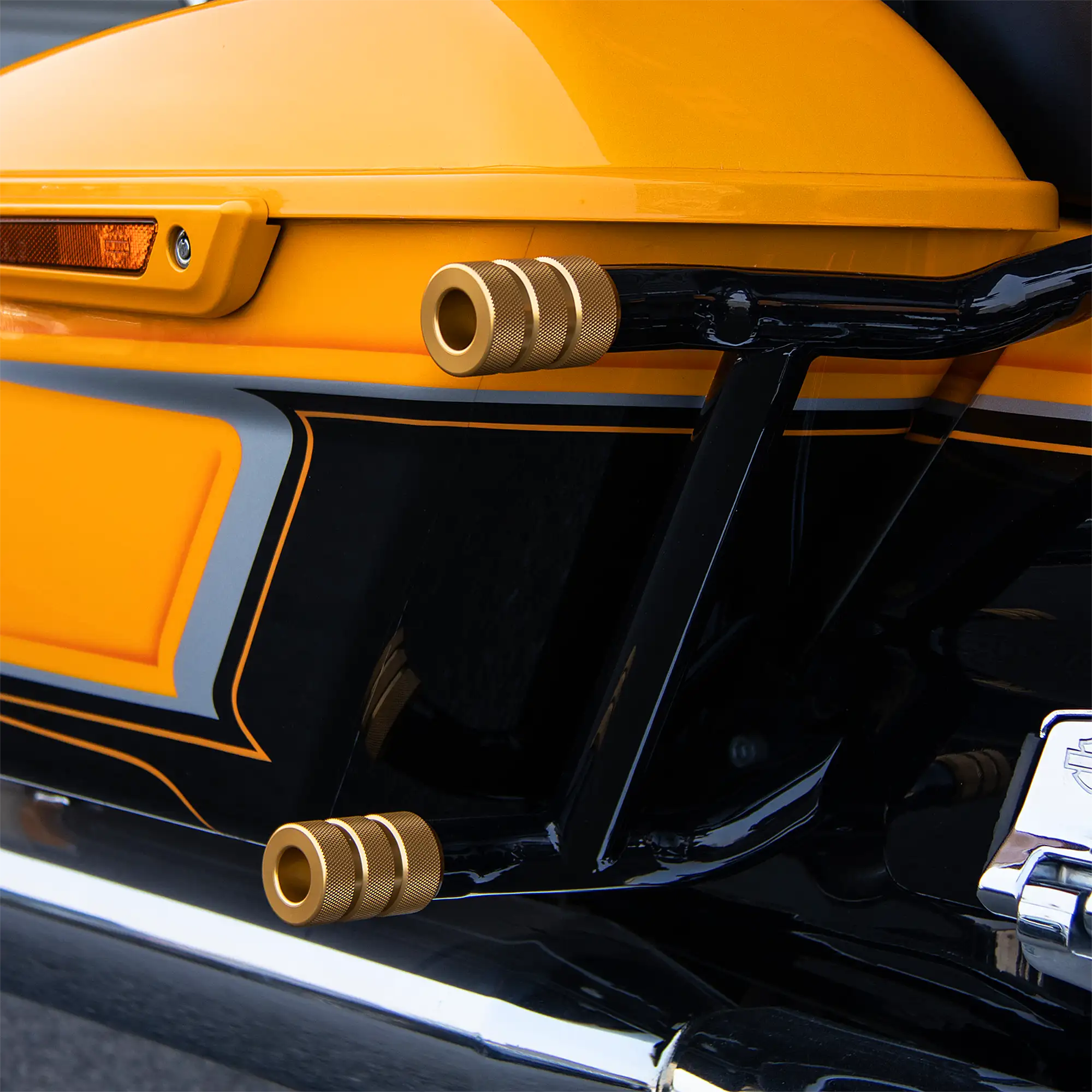 Low-Profile Rear Saddlebag Guards for 2014–2025 Harley Touring - Image 9